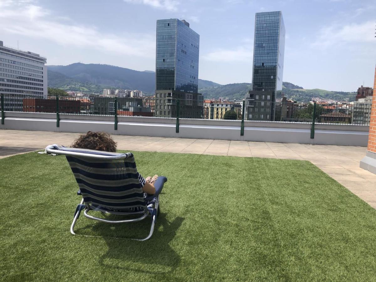 Apartamento Frente Al Guggenheim. Urbanizacion De Lujo En El Centro Bilbao Eksteriør billede