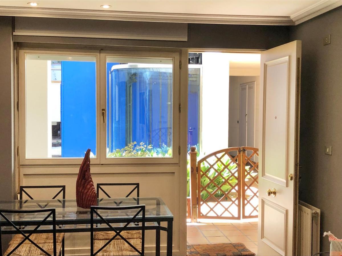 Apartamento Frente Al Guggenheim. Urbanizacion De Lujo En El Centro Bilbao Eksteriør billede