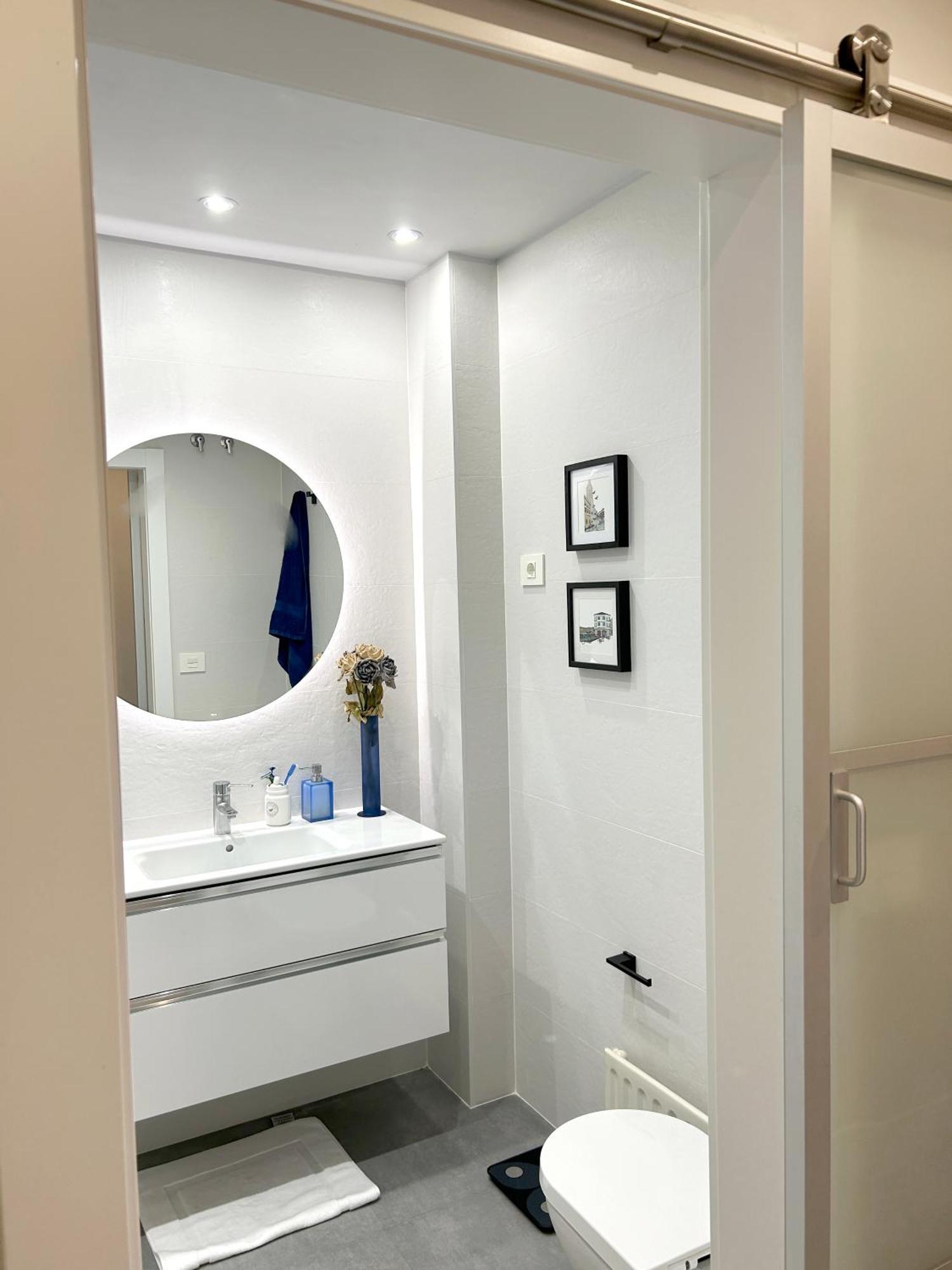 Apartamento Frente Al Guggenheim. Urbanizacion De Lujo En El Centro Bilbao Eksteriør billede