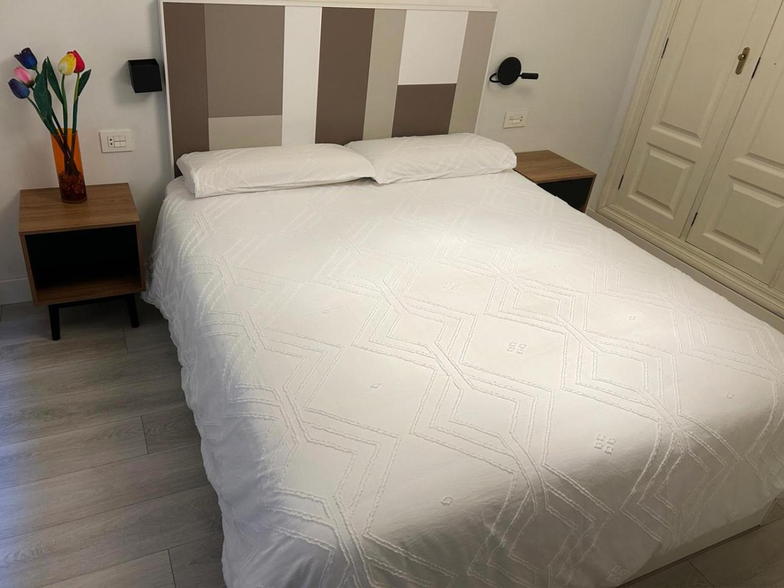 Apartamento Frente Al Guggenheim. Urbanizacion De Lujo En El Centro Bilbao Eksteriør billede